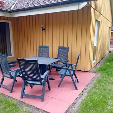 Gemuetlicher Doppelbungalow Mit Terrasse Am Granzower Granzow